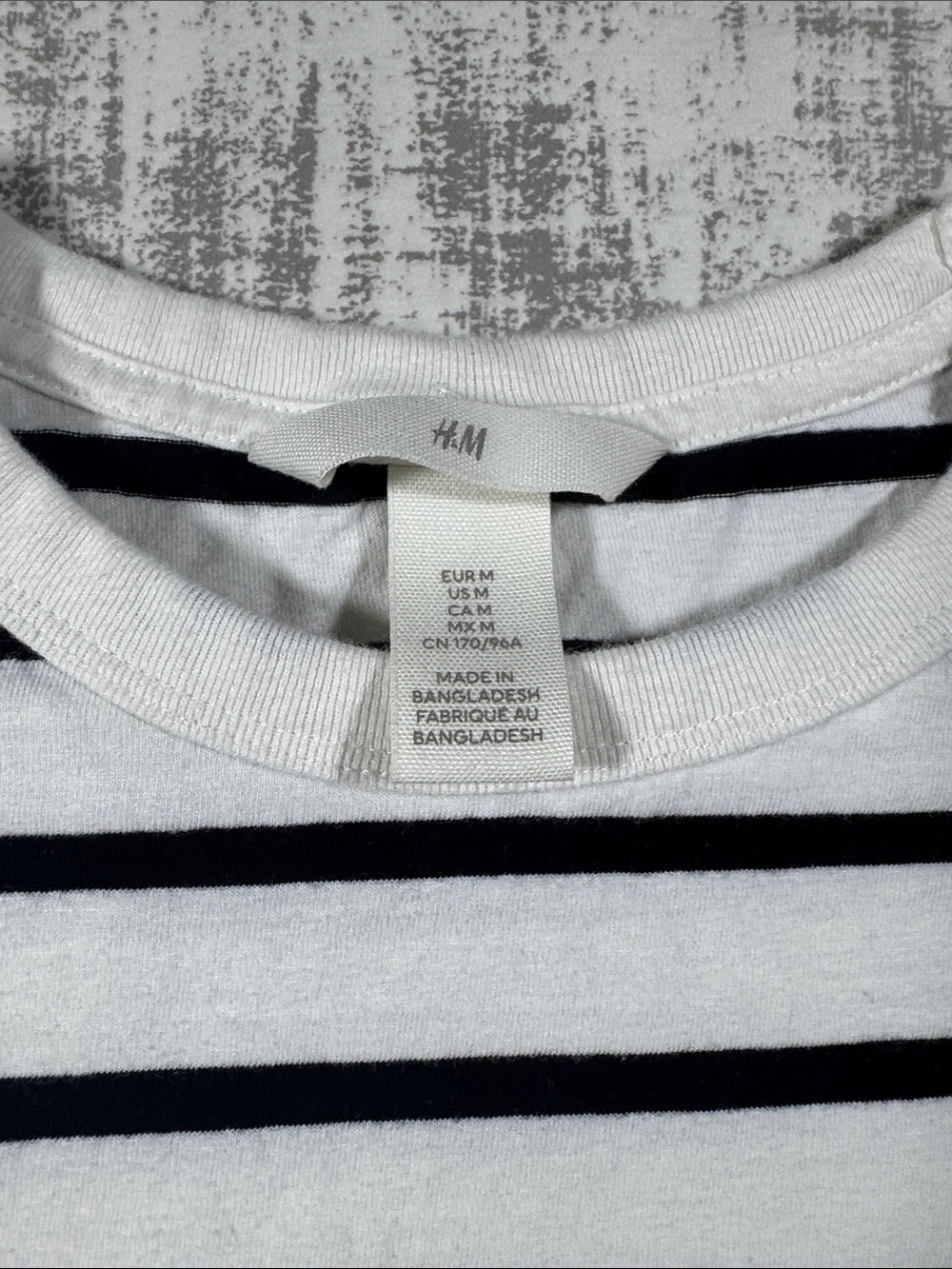 H&M White and Black Striped Long-Sleeve Crewneck Tee Sz M womens 22X19PTP - Picture 2 of 8